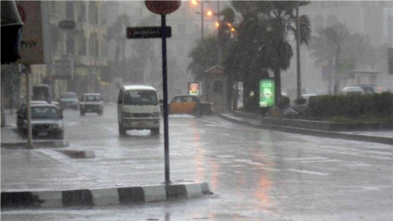 متى تتحسن حالة الطقس؟.. الأرصاد تحذر من منخفض جوي يضرب البلاد يوم الثلاثاء | عاجل